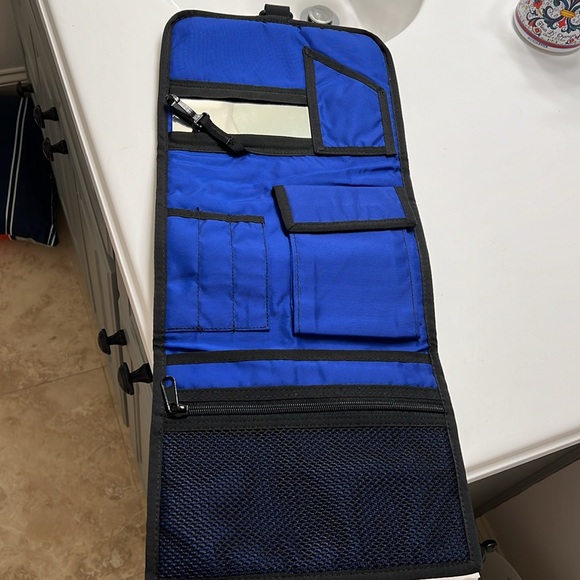 L.L. Bean Travel Organizer / Toiletry Bag - Picture 3 of 5